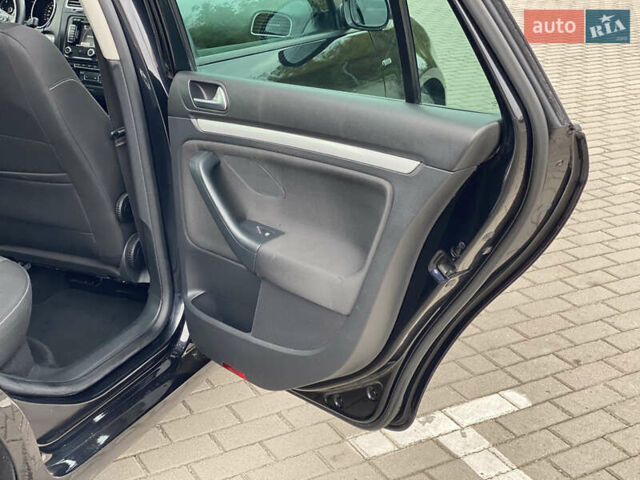 Черный Фольксваген Гольф, объемом двигателя 1.97 л и пробегом 233 тыс. км за 10190 $, фото 35 на Automoto.ua