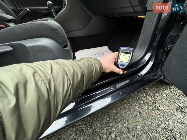 Черный Фольксваген Гольф, объемом двигателя 1.6 л и пробегом 207 тыс. км за 9300 $, фото 85 на Automoto.ua