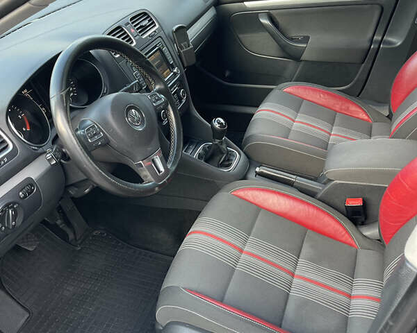 Черный Фольксваген Гольф, объемом двигателя 1.6 л и пробегом 279 тыс. км за 8400 $, фото 11 на Automoto.ua