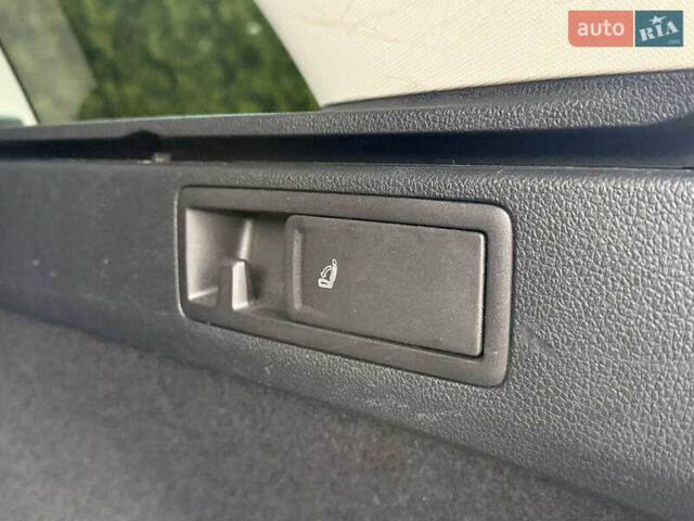 Черный Фольксваген Гольф, объемом двигателя 2 л и пробегом 245 тыс. км за 11700 $, фото 40 на Automoto.ua