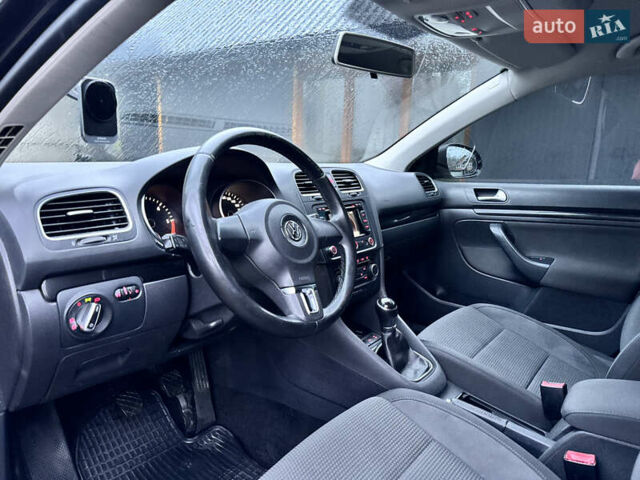 Черный Фольксваген Гольф, объемом двигателя 1.6 л и пробегом 276 тыс. км за 8999 $, фото 14 на Automoto.ua