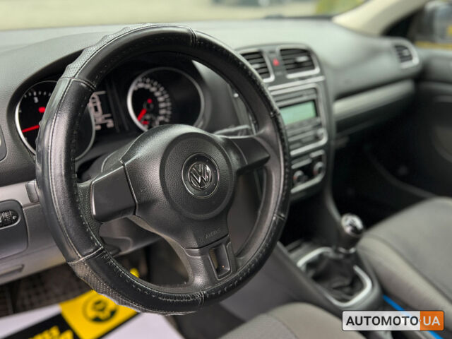 Черный Фольксваген Гольф, объемом двигателя 1.6 л и пробегом 267 тыс. км за 9600 $, фото 16 на Automoto.ua