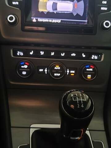 Черный Фольксваген Гольф, объемом двигателя 1.6 л и пробегом 335 тыс. км за 9963 $, фото 15 на Automoto.ua