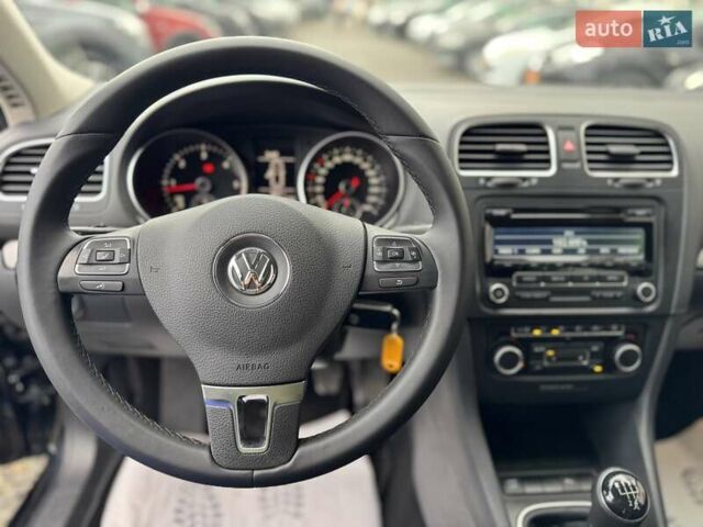 Черный Фольксваген Гольф, объемом двигателя 1.6 л и пробегом 207 тыс. км за 9300 $, фото 13 на Automoto.ua
