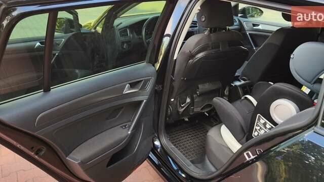 Черный Фольксваген Гольф, объемом двигателя 1.6 л и пробегом 335 тыс. км за 9963 $, фото 8 на Automoto.ua