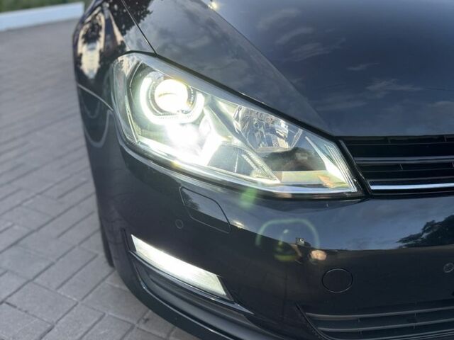 Черный Фольксваген Гольф, объемом двигателя 1.6 л и пробегом 250 тыс. км за 11350 $, фото 1 на Automoto.ua