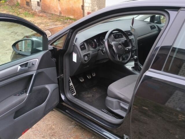 Черный Фольксваген Гольф, объемом двигателя 1.2 л и пробегом 273 тыс. км за 9300 $, фото 11 на Automoto.ua