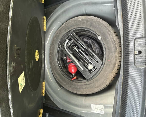 Чорний Фольксваген Гольф, об'ємом двигуна 1.6 л та пробігом 320 тис. км за 8200 $, фото 16 на Automoto.ua