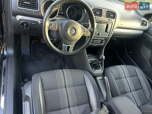 Черный Фольксваген Гольф, объемом двигателя 1.6 л и пробегом 237 тыс. км за 8150 $, фото 8 на Automoto.ua