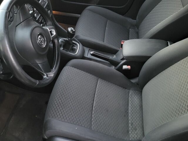 Черный Фольксваген Гольф, объемом двигателя 1.6 л и пробегом 163 тыс. км за 8500 $, фото 2 на Automoto.ua