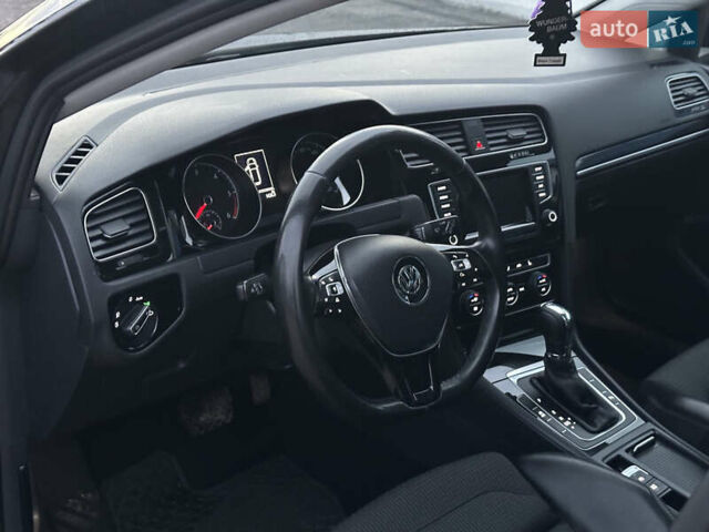 Черный Фольксваген Гольф, объемом двигателя 0 л и пробегом 245 тыс. км за 13200 $, фото 11 на Automoto.ua