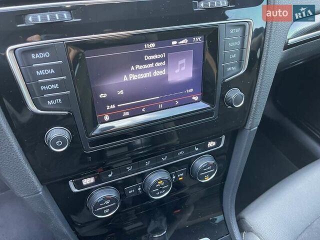 Фольксваген Гольф 2013 в Стрые на Automoto.ua Черный Фольксваген Гольф, объемом двигателя 1.97 л и пробегом 245 тыс. км за 11750 $, фото 34 на Automoto.ua