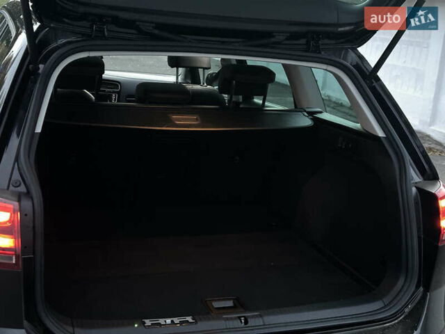 Черный Фольксваген Гольф, объемом двигателя 0 л и пробегом 245 тыс. км за 13200 $, фото 18 на Automoto.ua