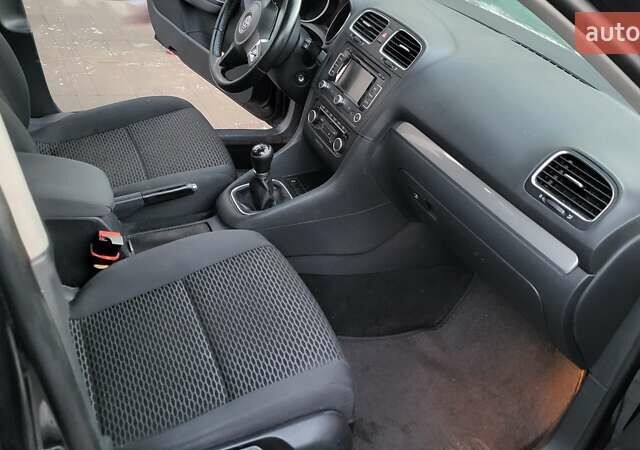 Чорний Фольксваген Гольф, об'ємом двигуна 1.6 л та пробігом 163 тис. км за 8900 $, фото 6 на Automoto.ua