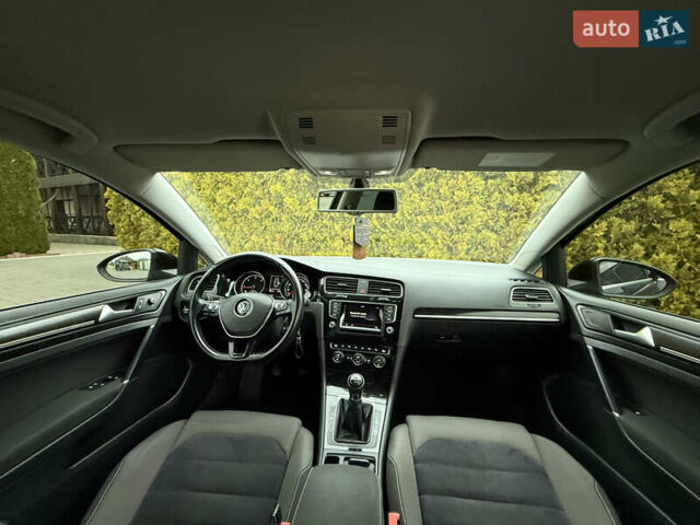 Черный Фольксваген Гольф, объемом двигателя 2 л и пробегом 245 тыс. км за 11700 $, фото 4 на Automoto.ua