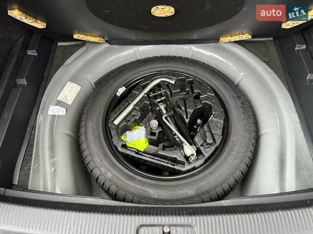 Черный Фольксваген Гольф, объемом двигателя 1.6 л и пробегом 207 тыс. км за 9300 $, фото 41 на Automoto.ua