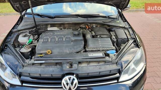 Черный Фольксваген Гольф, объемом двигателя 1.6 л и пробегом 335 тыс. км за 9963 $, фото 19 на Automoto.ua