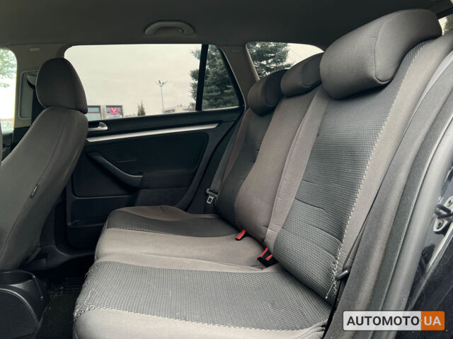 Черный Фольксваген Гольф, объемом двигателя 1.6 л и пробегом 267 тыс. км за 9600 $, фото 11 на Automoto.ua