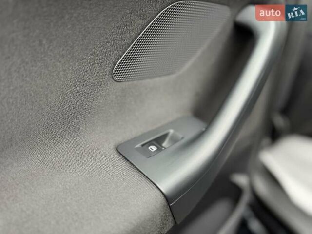 Черный Фольксваген Гольф, объемом двигателя 1.6 л и пробегом 207 тыс. км за 9300 $, фото 30 на Automoto.ua