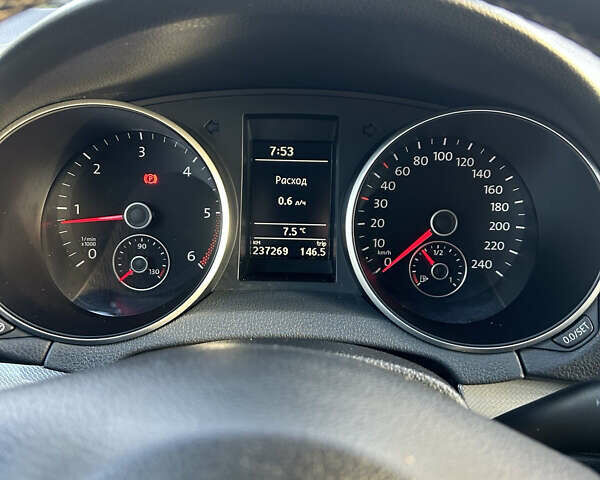 Черный Фольксваген Гольф, объемом двигателя 1.6 л и пробегом 237 тыс. км за 8150 $, фото 13 на Automoto.ua