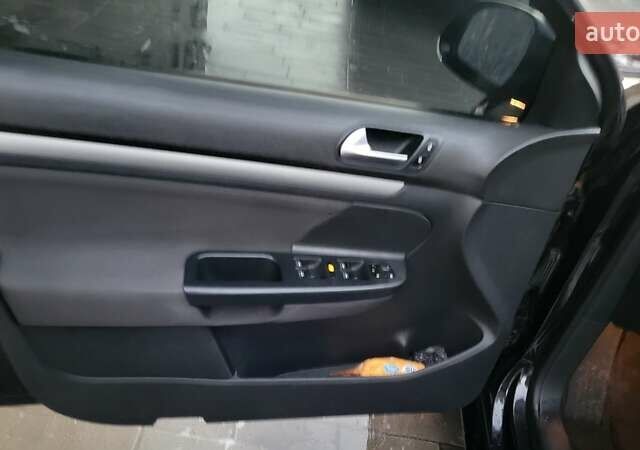 Чорний Фольксваген Гольф, об'ємом двигуна 1.6 л та пробігом 163 тис. км за 8900 $, фото 10 на Automoto.ua