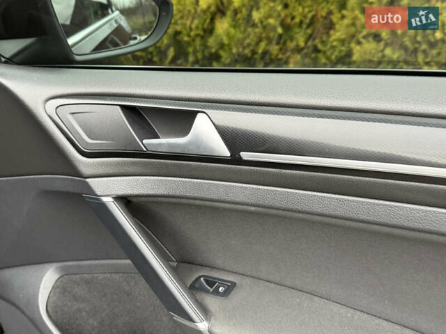 Черный Фольксваген Гольф, объемом двигателя 2 л и пробегом 245 тыс. км за 11700 $, фото 33 на Automoto.ua