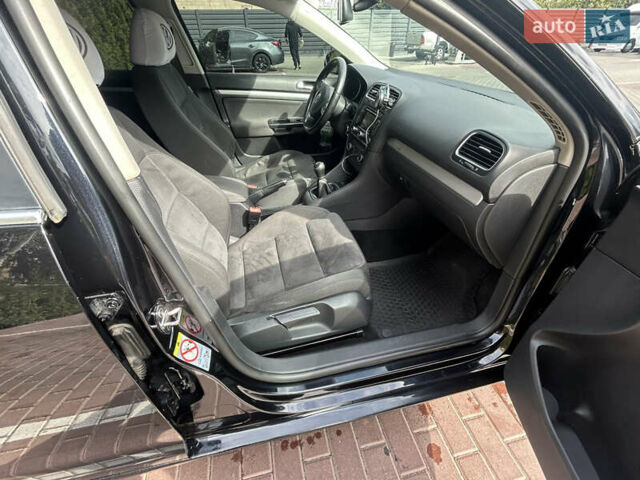 Чорний Фольксваген Гольф, об'ємом двигуна 1.6 л та пробігом 320 тис. км за 8200 $, фото 11 на Automoto.ua