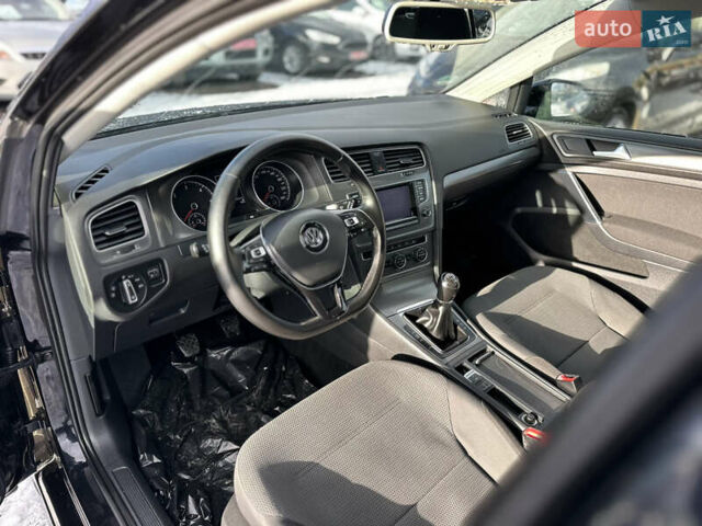 Черный Фольксваген Гольф, объемом двигателя 1.6 л и пробегом 189 тыс. км за 11500 $, фото 14 на Automoto.ua