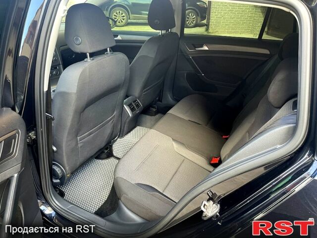 Чорний Фольксваген Гольф, об'ємом двигуна 1.6 л та пробігом 330 тис. км за 9300 $, фото 4 на Automoto.ua