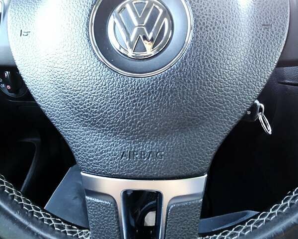 Черный Фольксваген Гольф, объемом двигателя 1.6 л и пробегом 326 тыс. км за 8950 $, фото 26 на Automoto.ua