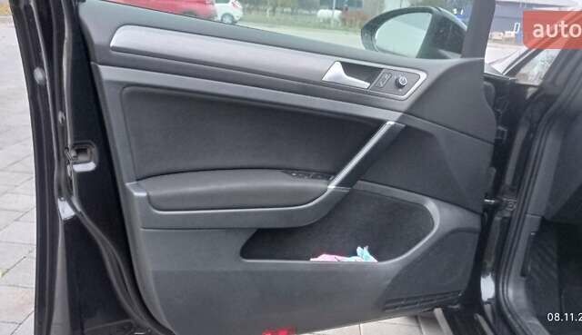 Черный Фольксваген Гольф, объемом двигателя 1.97 л и пробегом 241 тыс. км за 12000 $, фото 25 на Automoto.ua