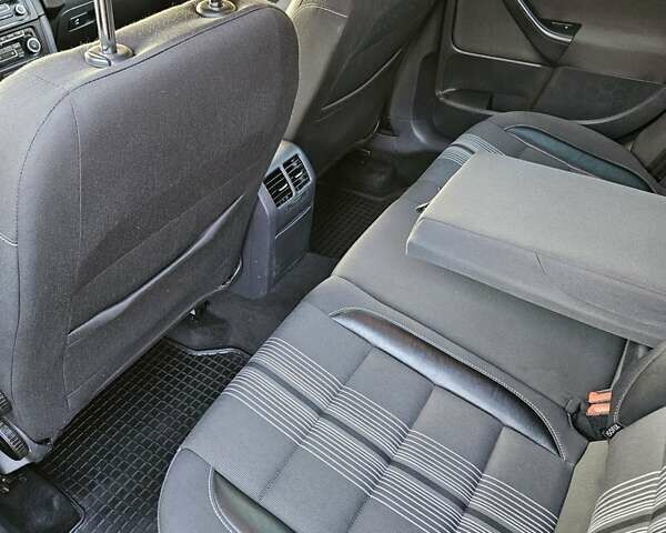 Черный Фольксваген Гольф, объемом двигателя 1.6 л и пробегом 326 тыс. км за 8950 $, фото 14 на Automoto.ua