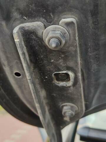 Черный Фольксваген Гольф, объемом двигателя 1.6 л и пробегом 335 тыс. км за 9963 $, фото 20 на Automoto.ua