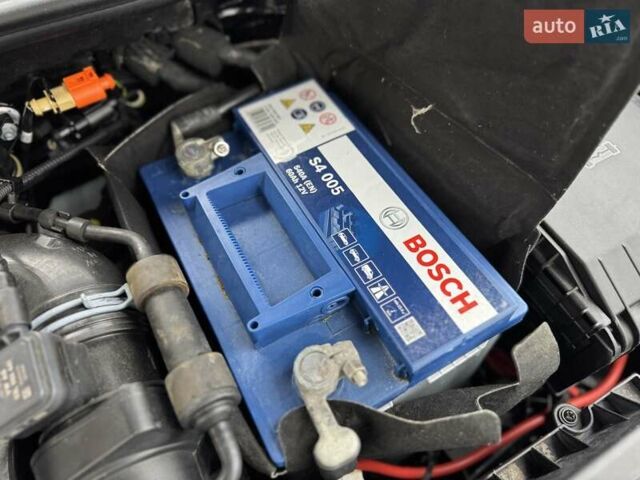 Черный Фольксваген Гольф, объемом двигателя 1.6 л и пробегом 207 тыс. км за 9300 $, фото 58 на Automoto.ua