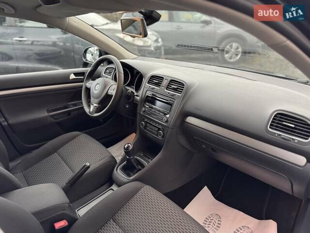 Черный Фольксваген Гольф, объемом двигателя 1.6 л и пробегом 207 тыс. км за 9300 $, фото 53 на Automoto.ua