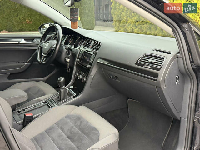 Черный Фольксваген Гольф, объемом двигателя 2 л и пробегом 245 тыс. км за 11700 $, фото 31 на Automoto.ua