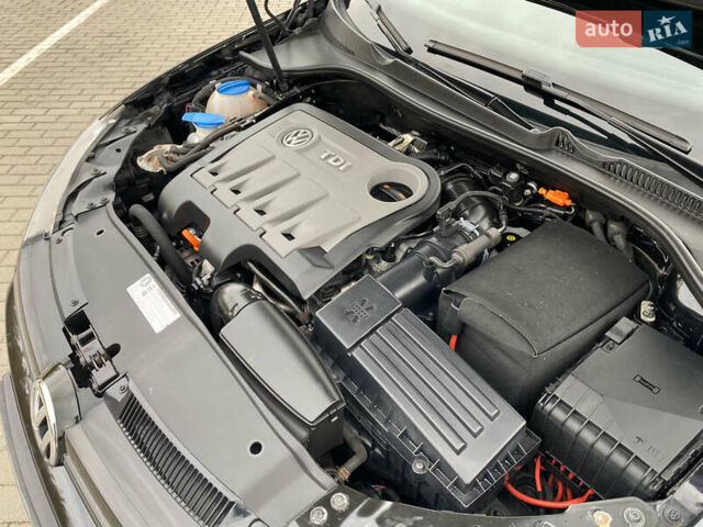 Черный Фольксваген Гольф, объемом двигателя 1.97 л и пробегом 233 тыс. км за 10190 $, фото 49 на Automoto.ua