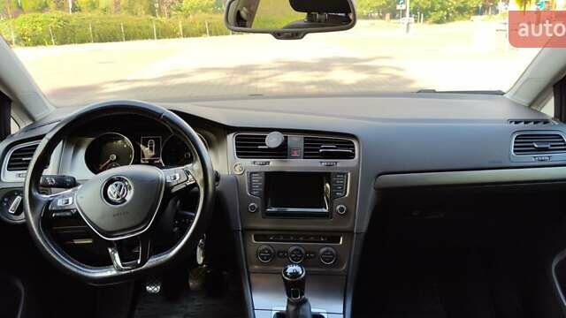 Черный Фольксваген Гольф, объемом двигателя 1.6 л и пробегом 335 тыс. км за 9963 $, фото 4 на Automoto.ua