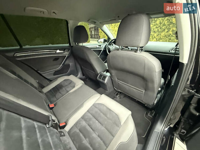 Черный Фольксваген Гольф, объемом двигателя 2 л и пробегом 245 тыс. км за 11700 $, фото 34 на Automoto.ua