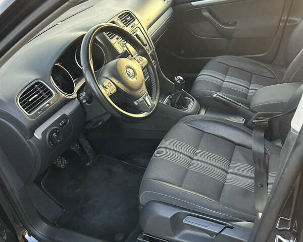 Черный Фольксваген Гольф, объемом двигателя 1.6 л и пробегом 237 тыс. км за 8150 $, фото 9 на Automoto.ua