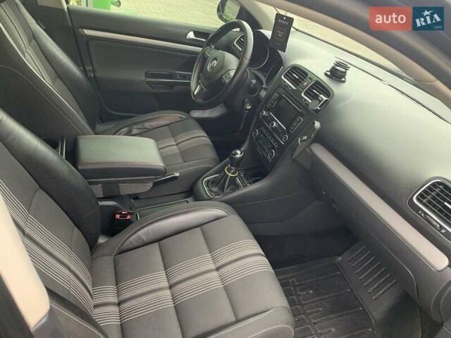 Черный Фольксваген Гольф, объемом двигателя 1.6 л и пробегом 233 тыс. км за 8450 $, фото 5 на Automoto.ua