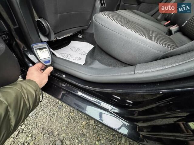 Черный Фольксваген Гольф, объемом двигателя 1.6 л и пробегом 207 тыс. км за 9300 $, фото 71 на Automoto.ua