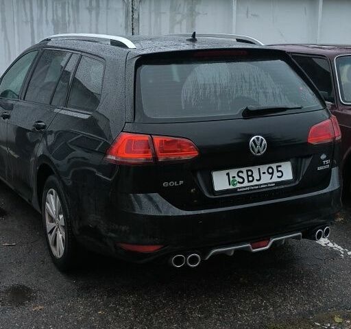 Черный Фольксваген Гольф, объемом двигателя 1.2 л и пробегом 273 тыс. км за 9300 $, фото 1 на Automoto.ua