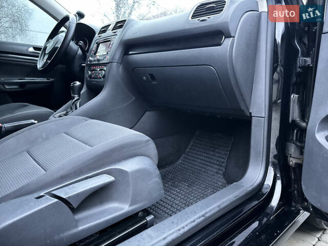 Черный Фольксваген Гольф, объемом двигателя 1.6 л и пробегом 276 тыс. км за 8999 $, фото 13 на Automoto.ua