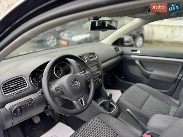 Черный Фольксваген Гольф, объемом двигателя 1.6 л и пробегом 207 тыс. км за 9300 $, фото 11 на Automoto.ua