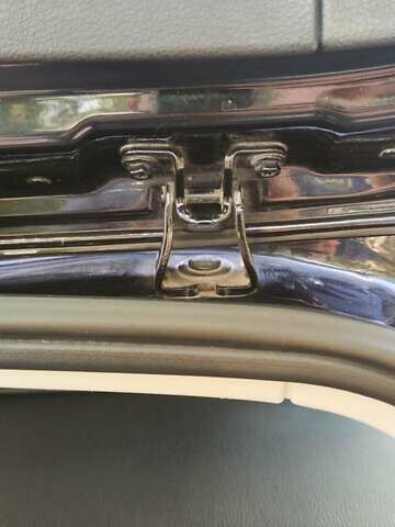 Черный Фольксваген Гольф, объемом двигателя 1.6 л и пробегом 335 тыс. км за 9963 $, фото 17 на Automoto.ua