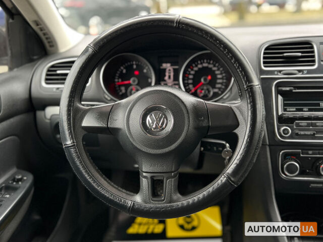 Черный Фольксваген Гольф, объемом двигателя 1.6 л и пробегом 267 тыс. км за 9600 $, фото 13 на Automoto.ua