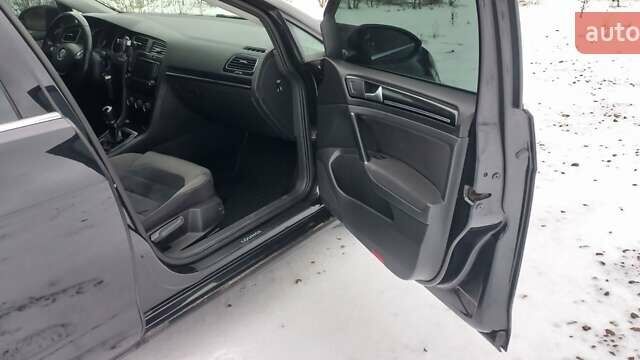 Черный Фольксваген Гольф, объемом двигателя 1.6 л и пробегом 245 тыс. км за 9800 $, фото 16 на Automoto.ua