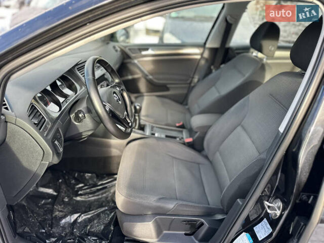 Черный Фольксваген Гольф, объемом двигателя 1.6 л и пробегом 189 тыс. км за 11500 $, фото 32 на Automoto.ua