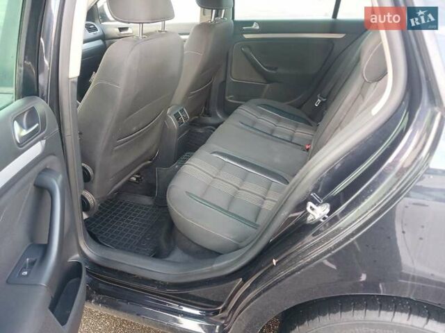 Черный Фольксваген Гольф, объемом двигателя 1.6 л и пробегом 266 тыс. км за 8600 $, фото 22 на Automoto.ua